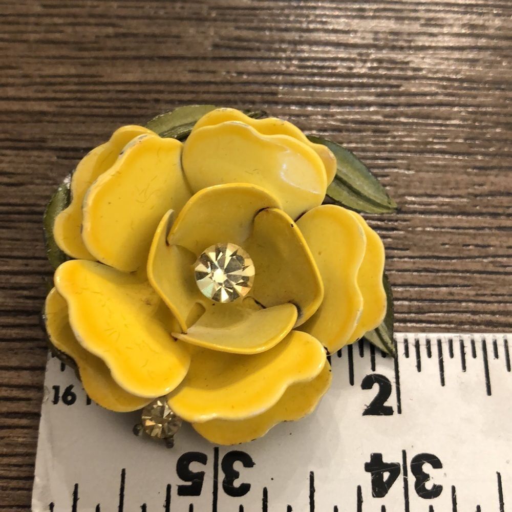 LISNER Vintage Yellow Enamel Rose with Rhinestones - Picture 11 of 12